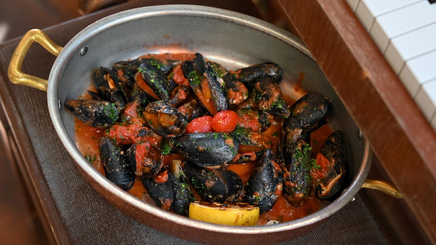 Mussles Tomato Horiz
